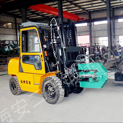 無軌鍛造裝取料機